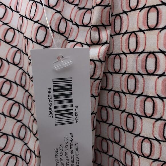 Chico's Top NWT Size 4 (2X) Keyhole Liquid Knit Peony Pastel Blush 3/4 Sleeve - Picture 3 of 6